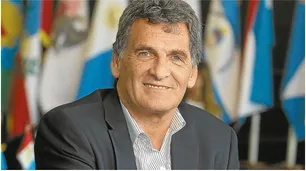 El error de Claudio Avruj sobre la bandera del orgullo trans: "Me debo retractar"