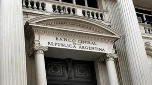 El Banco Central sostiene la intervención, pese a que el Tesoro logró absorber pesos