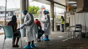 Sudáfrica vivió una quinta ola de Covid-19 pese a la protección de anticuerpos