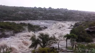En Mina Clavero cayeron más de 100 mm de lluvia y hubo grandes inundaciones