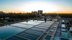 AySA pide cuidar el consumo de agua, un recurso esencial frente al verano