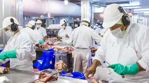Salario de trabajadores de la carne cayó hasta 50% por restricciones a las exportaciones