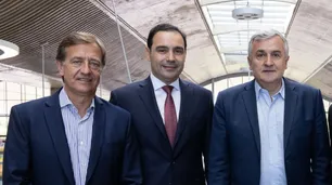 Los gobernadores radicales se despegan un pasito del Gobierno nacional