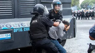 Irina Hauser: “¿Quién investiga los abusos policiales? La sociedad civil hace lo que el Poder Judicial no”