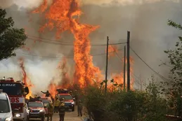 VIDEOS: Así se queman las viviendas alcanzadas por los incendios en las sierras de Córdoba, hay evacuados