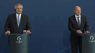 Desde Alemania y frente a Scholz, Alberto Fernández endureció su postura contra la guerra
