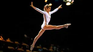 Nadia Comaneci, la primera gimnasta de la historia que se sacó 10 en los Juegos Olímpicos
