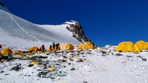 Monte Everest: microplásticos contaminantes llegaron a la cima del planeta