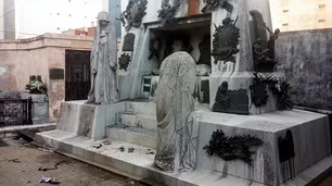 Así quedó el mausoleo de Ramón L. Falcón tras la explosión en Recoleta