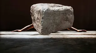 El sol, las piedras, Palestina y grandes bellezas que se apagan: las propuestas de Bienalsur en Roma como llamado de emergencia