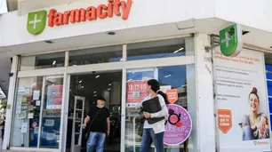 Realizan una inspección a Farmacity por acopio de alcohol en gel y la empresa desmiente la infracción