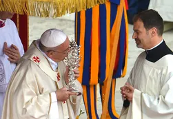 Cuál es la fórmula usada por la Iglesia para canonizar