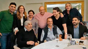 Scioli suma apoyos y resiste con el plan de ir a las PASO frente a la presión interna