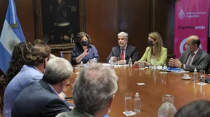 Principio de acuerdo entre el Gobierno y laboratorios para congelar el precios de los medicamentos