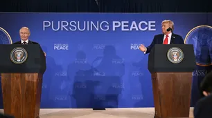 Casa Blanca bipolar: posible cumbre trilateral mientras Trump habla de "avances" con Rusia y Marco Rubio de "graves sanciones"