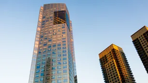 YPF pone en venta su "torre Pelli"