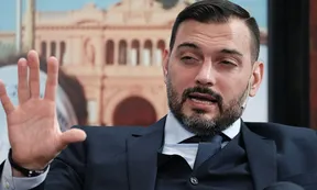 Emmanuel Álvarez Agis: "Vamos a usar billetes de mil pesos para empapelar paredes"