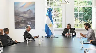 Proliferan los despidos encubiertos y se trabaja en flexibilizar el aislamiento