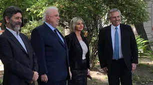 Alberto Fernández visita el Malbrán junto a Ginés González García