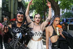 En reclamo por una Ley Integral Trans y una reforma antidiscriminatoria, así se vivió la Marcha del Orgullo en CABA