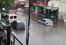 Las fuertes lluvias volvieron a inundar el Conurbano