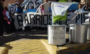 Protesta frente a la sede de LLA: Barrios de Pie reclamó por el recorte de planes sociales