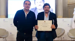 Felipe Pigna recibió el reconocimiento como “Personalidad Destacada de la Cultura” de la ciudad de Buenos Aires