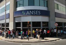 Trabajadores de ANSES llaman al paro nacional tras el suicidio del jubilado