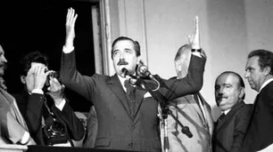Una tardía pero justa reivindicación de Alfonsín