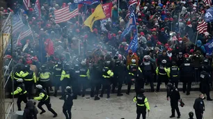 Mike Pence pide parar la violencia: la Guardia Nacional y el SWAT intervienen
