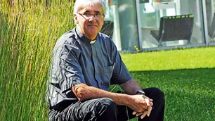 El ex vocero del papa Francisco le dio la razón al arzobispo Scheinig: "Metió la pata"