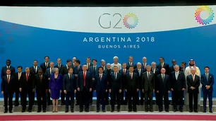 La "foto de familia" formalizó el inicio de la Cumbre en Costa Salguero