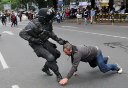 Así reprimieron a los manifestantes en la Avenida 9 de Julio