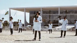 Coronavirus: bolsonaristas atacan una protesta de enfermeros en Brasilia
