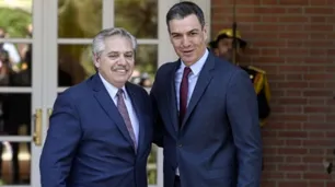 Alberto Fernández felicitó a Pedro Sánchez por su elección