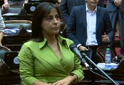 Una diputada K se equivocó de botón y votó a favor de la reforma