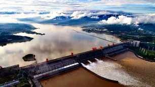 "El agua que movió el mundo": un estudio reveló que las represas desviaron el eje de la Tierra