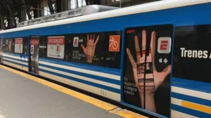 A la par de los aumentos, plotean los trenes con publicidades para reducir subsidios