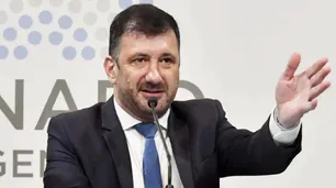 Kueider pidió que se tomen los dichos de Milei para declarar "invalida" la sesión que lo expulsó del Senado