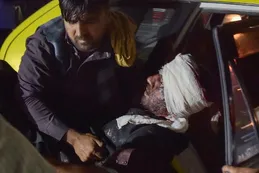 Horror en Kabul: los ataques suicidas dejaron decenas de muertos y heridos