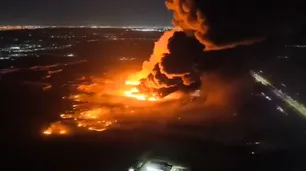 Impresionante explosión e incendio en una fábrica en el área industrial de Ezeiza: hay 20 heridos