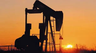 El petróleo sube luego de que la OPEP+ acordara un leve aumento de la producción