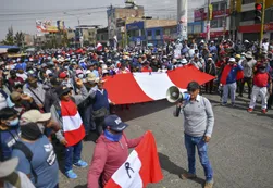 Perú en llamas: decenas de muertos, heridos y una ola de saqueos en una nueva jornada de protestas
