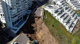 Enorme socavón en Viña del Mar: evacuaron 4 torres de lujo y hay riesgo de derrumbe