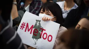 Reuniones de negocios en clubes nudistas continúan pese a #MeToo