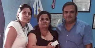 La familia Huesen acumula cargos, mientras regala medicamentos en Tucumán