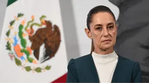 Sheinbaum regala su entrada a inauguración del Mundial FIFA 2026 a una niña indígena