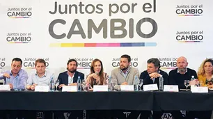 Vidal le dio vía libre a los intendentes para que municipalicen su campaña en octubre