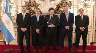 Milei definió como "patriotas" a los cuatro funcionarios que lo acompañaron en la cadena nacional