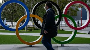 Líder de Juegos Olímpicos de Tokio dice que las mujeres hablan demasiado